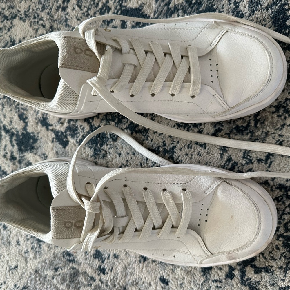 On White womens Sneakers